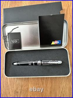ACME- Frank Lloyd Wright Robie House Rollerball Pen with Box and tags