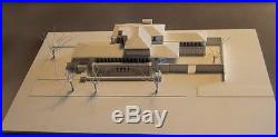 Frank Lloyd WRIGHT-ROBIE HOUSE-1200 ARCHITECTURAL MODEL, made in Italy perfecte