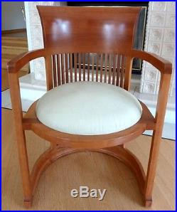 Frank Lloyd Wright Barrel Chair 606 CASSINA (1937/1986) No 23705