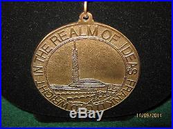 Frank Lloyd Wright Medallion 1990 THE MARIN COUNTY CIVIC CENTER +2015 Calendar