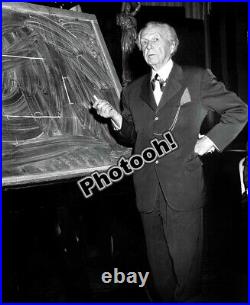 Frank Lloyd Wright With Chalk Board Celebrity REPRINT RP #8743