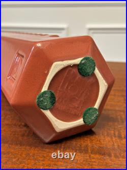 Haeger, Frank Lloyd Wright Collection, Pinnacle Vase 16 Cayenne Red