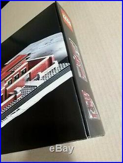 LEGO 21010 Architecture Robie House by Frank Lloyd Wright Rare AAA+Box