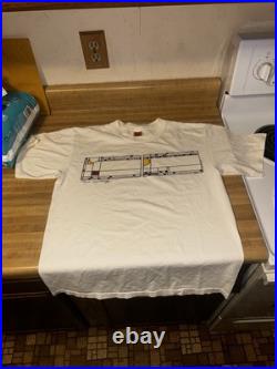 Men`s Vintage Frank Lloyd Wright Foundation T-Shirt 2002 Cotton White Size M