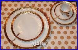 Tiffany & Co Porcelain Gold 10.5 Dinner Plate by Frank Lloyd Wright in Imperial