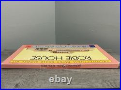 Vintage Frank Lloyd Wright, Robie House architectural scale model kit. RARE